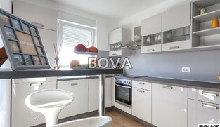 Dvosoban stan 64 m2 &ndash; Zadar *POGLED MORE* (ID-2330)