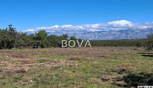 Građevinsko zemlji&scaron;te 2759 m2 &ndash; Poljica *Pravilan oblik* (ID-2480/F)