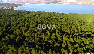 Građevinski teren 693 m2 &ndash; Pridraga *Uz prometnicu* (ID-2393/D)