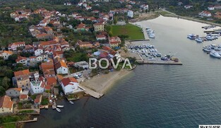 Građevinsko zemlji&scaron;te 1677 m2 &ndash; Sutomi&scaron;ćica *Prvi red do mora* (ID-2484/E)