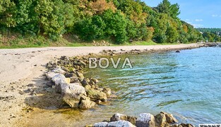 Građevinsko zemlji&scaron;te 380 m2 &ndash; Gornji Karin *Prvi red do mora* (ID-2477/E)