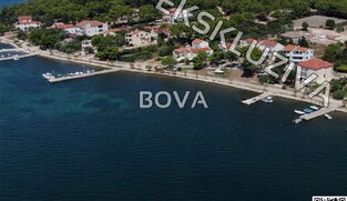 Građevinsko zemlji&scaron;te 1118 m2 &ndash; Verunić *Prvi red do mora* (ID-2432/A)